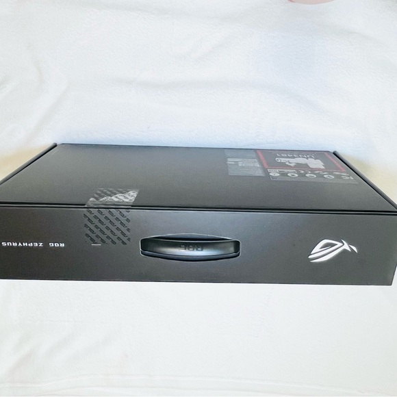 ASUS - ROG Zephyrus G14 14” Gaming Laptop - Moonlight White - SEALED - Picture 5 of 9